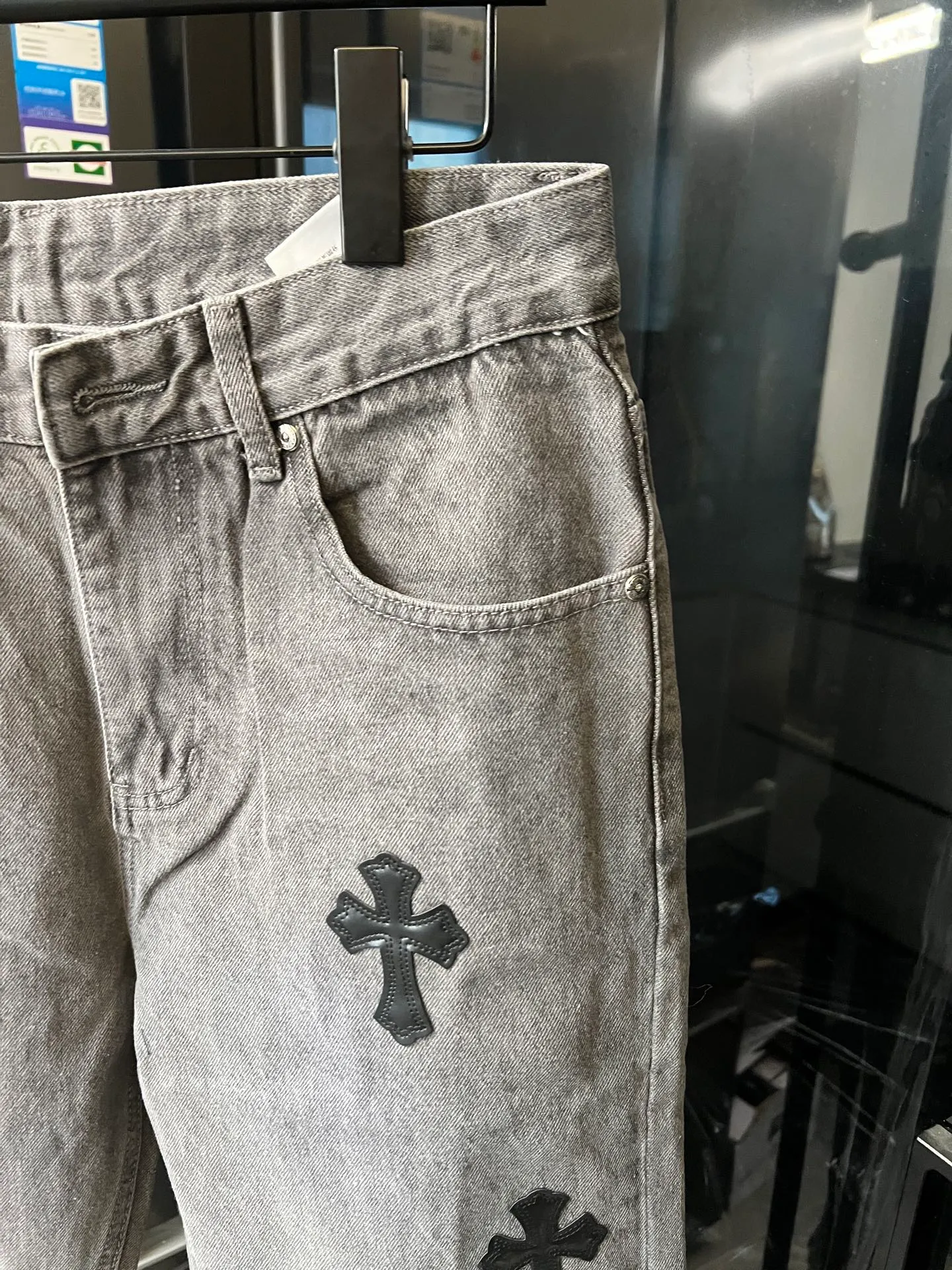 P240 [next day] Chrome Hearts/Chrome Heart CH iron gray and black and leather retro jeans (grey) Size: 30 32 34 36 (corresponding to s-xxl) Detailed sizes can be found in Figure 9